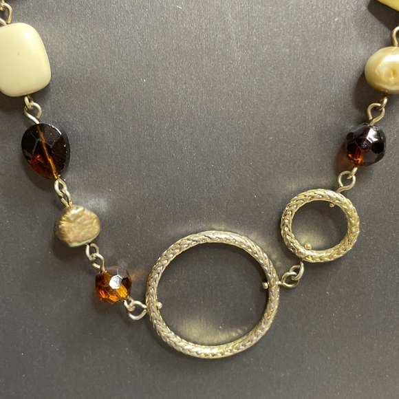 Lia Sophia Pearl & Mother of Pearl Acrylic Bead 36-39” Earth tone Necklace - Picture 4 of 7